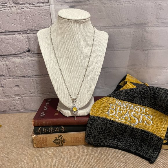 Warner Bros. Accessories - 3/15 Harry Potter Fantastic Beasts Scarf and Necklace Bundle- NWT